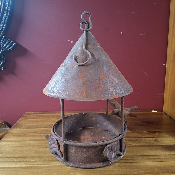 Lot 52 - BIRD FEEDER