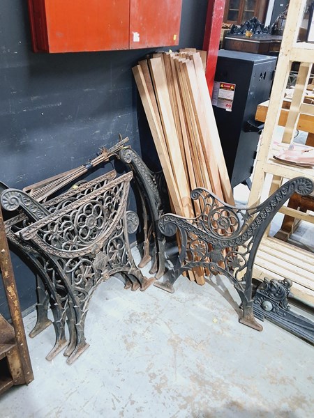 Lot 218 - GARDEN TABLE AND BENCHES