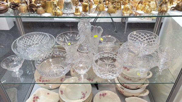 Lot 1475 - CRYSTAL & GLASSWARE