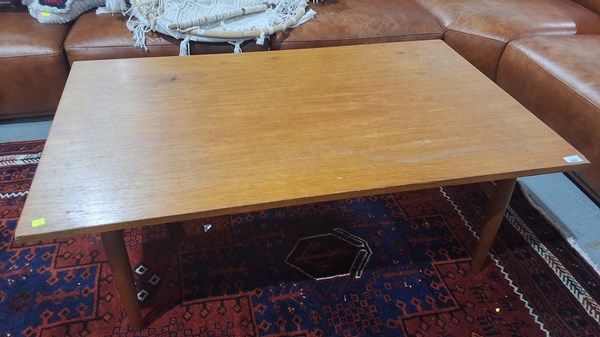 Lot 249 - COFFEE TABLE