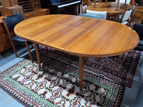 Lot 293 - DINING TABLE