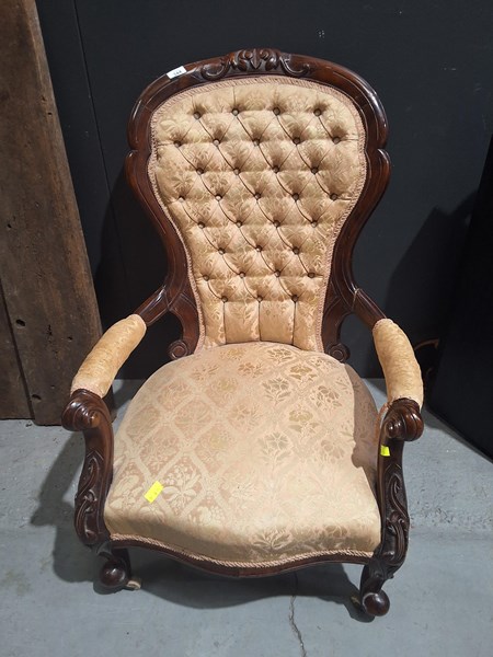 Lot 344 - GRANDFATHER CHAIR