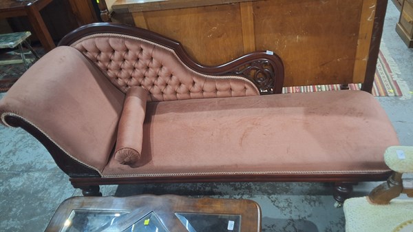 Lot 221 - CHAISE LOUNGE