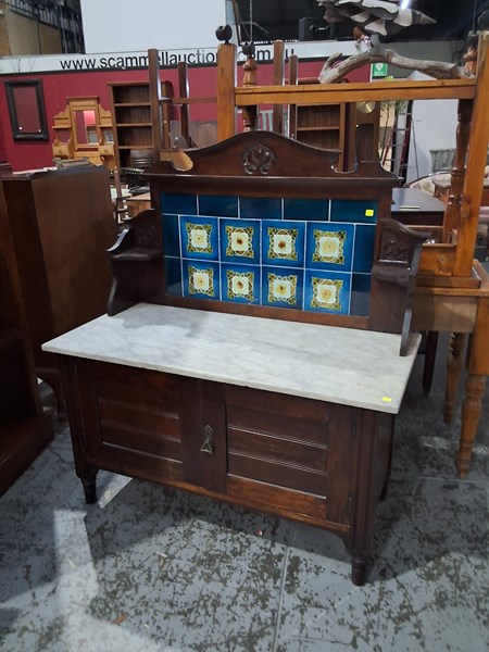 Lot 249 - WASH STAND