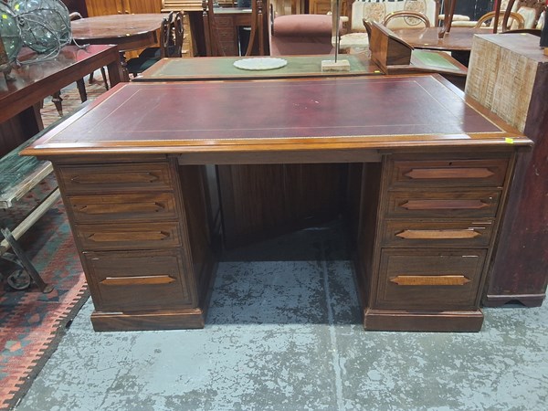 Lot 120 - TWIN PEDESTAL DESK