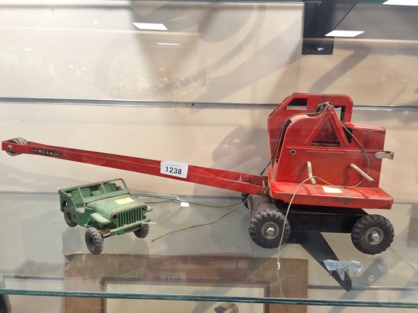 Lot 1238 - TIN TOYS