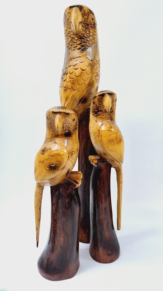 Lot 1326 - BIRD FIGURES