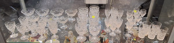 Lot 1369 - GLASSWARE