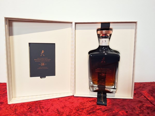 Lot 41 - JOHNNIE WALKER PRIVATE COLLECTION