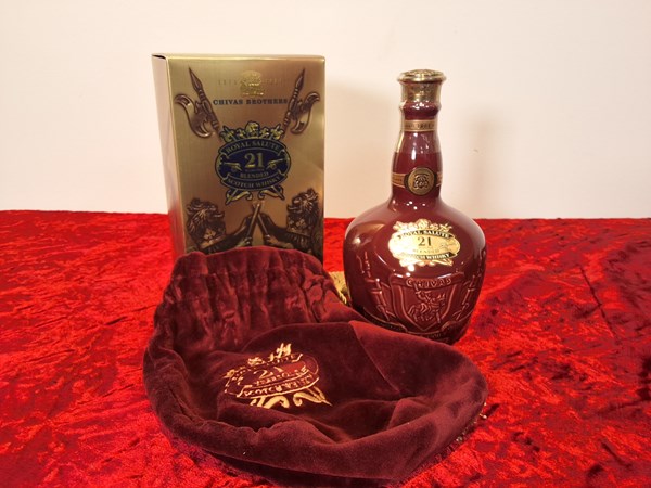 Lot 19 - ROYAL SALUTE 21 WHISKY