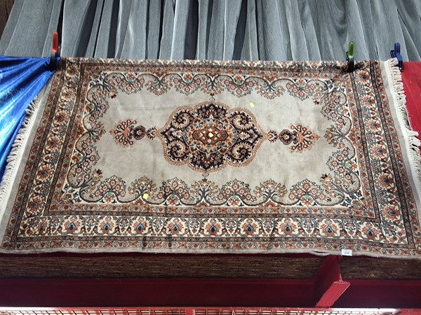 Lot 226 - RUG