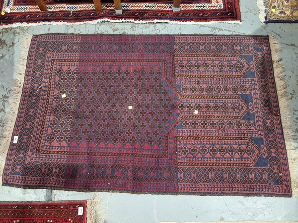 Lot 242 - RUG