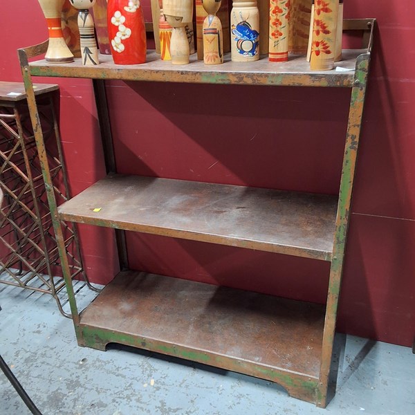 Lot 181 - METAL SHELF