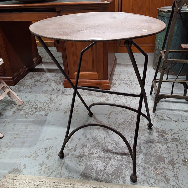 Lot 184 - IRON TABLE