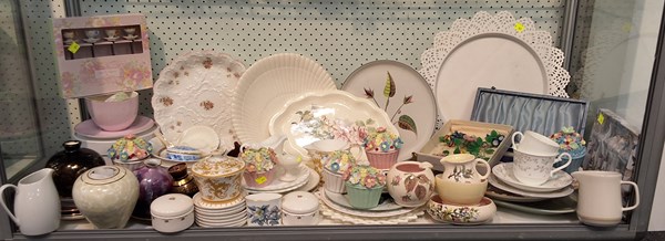 Lot 1262 - DECORATIVE CHINA