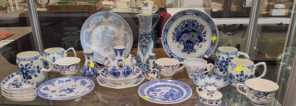 Lot 1194 - BLUE & WHITE CHINA