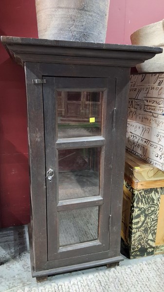 Lot 176 - PEDESTAL CABINET