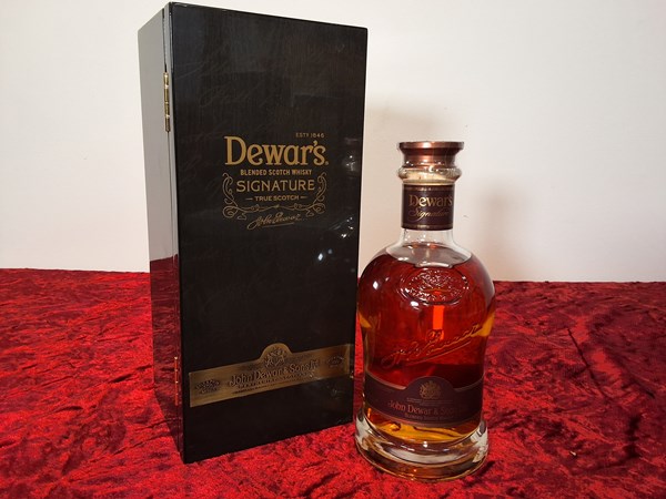 Lot 24 - DEWARS SIGNATURE WHISKY