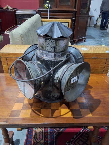 Lot 8 - RAIL LAMP