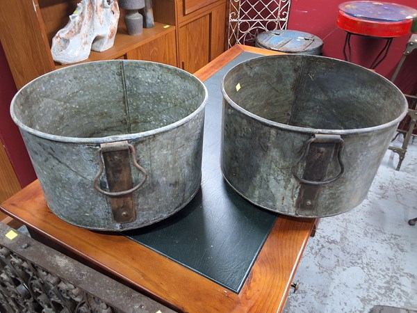 Lot 214 - TUBS