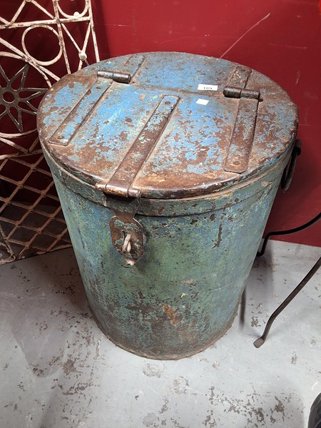 Lot 189 - GRAIN BIN