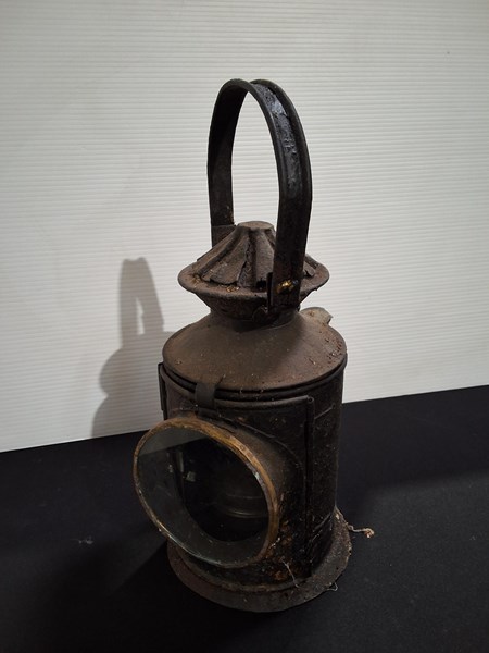 Lot 31 - SIGNAL LAMP