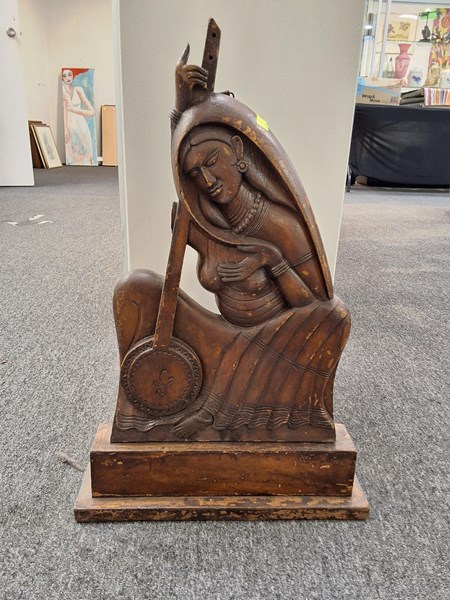 Lot 1250 - CARVED FIGURE