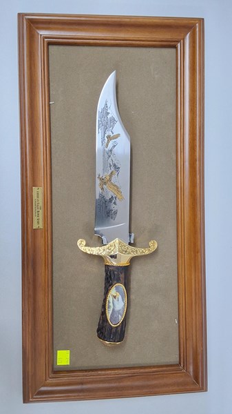 Lot 1233 - BOWIE KNIFE