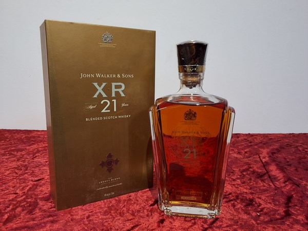 Lot 95 - JOHNNIE WALKER XR 21 WHISKY