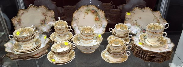 Lot 1199 - 19TH CENTURY DECORATIVE CHINAWARE