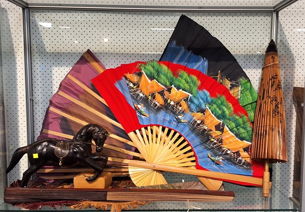 Lot 1260 - LEATHER HOMEWARES & DECORATIVE FANS