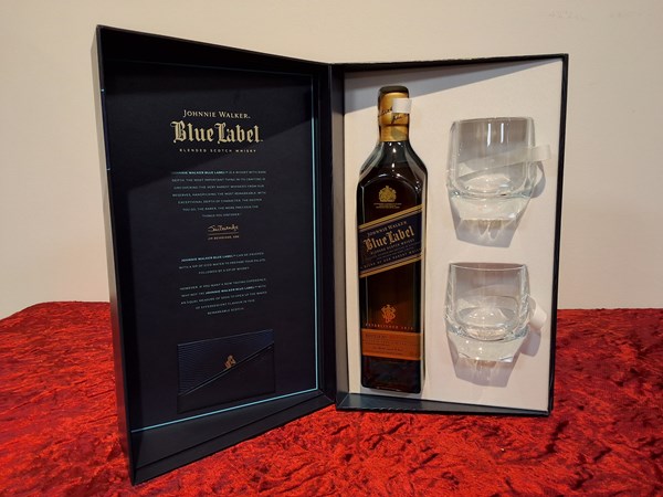 Lot 85 - JOHNNIE WALKER BLUE LABEL WHISKY PACK