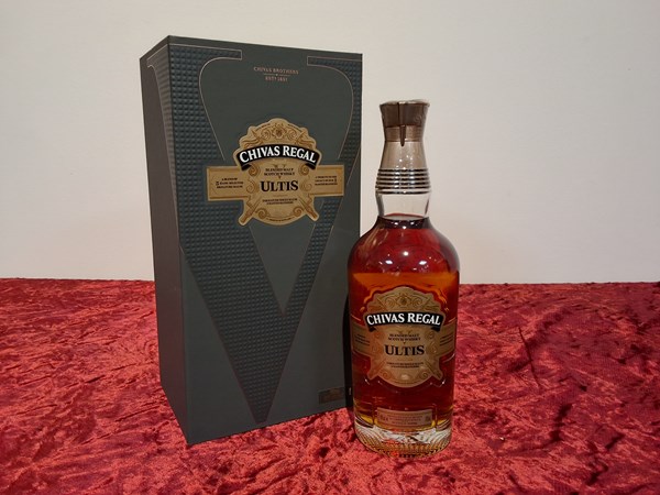 Lot 84 - CHIVAS REGAL ULTIS WHISKY