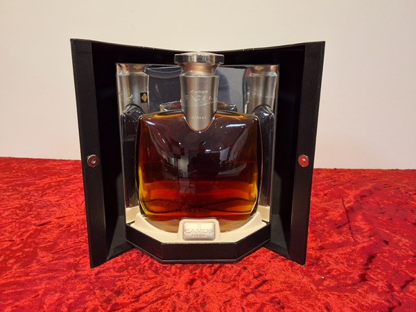 Lot 33 - CAMUS EXTRA COGNAC