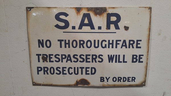 Lot 18 - ENAMEL SIGN