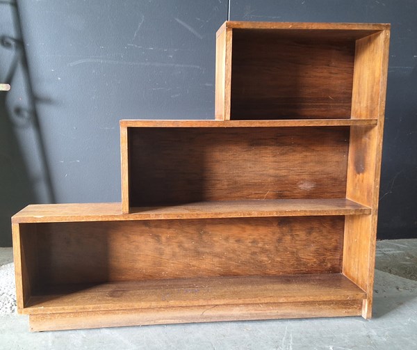 Lot 257 - BOOKSHELF