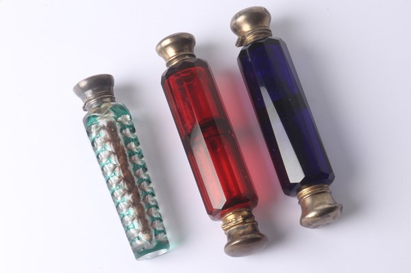 Lot 1048 - SCENT BOTTLES