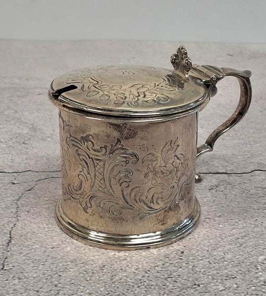 Lot 1042 - MUSTARD POT