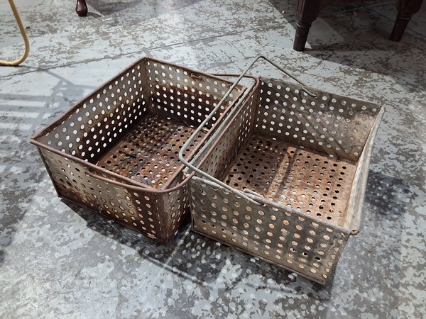 Lot 304 - DIPPING TRAYS