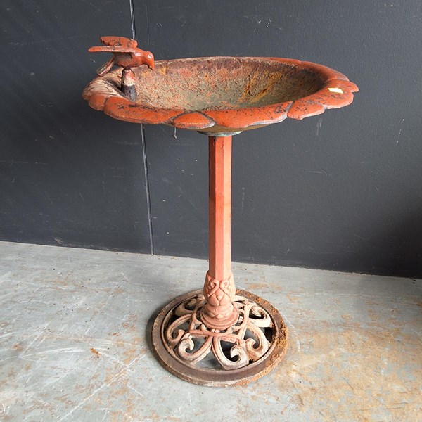 Lot 74 - BIRD BATH