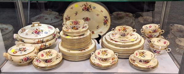 Lot 1207 - CAULDON CHINA DINNERWARE