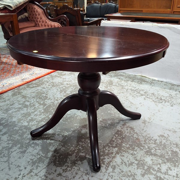 Lot 169 - DINING TABLE