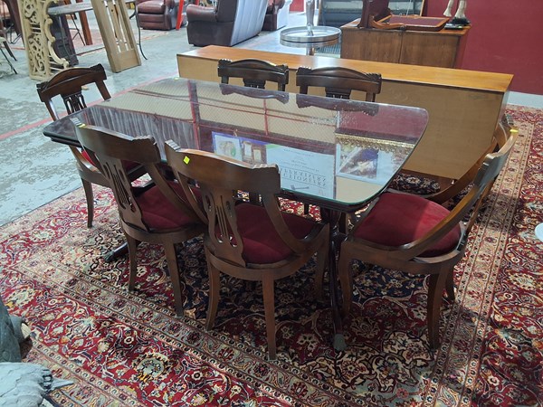 Lot 36 - DINING SUITE