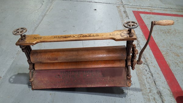 Lot 348 - CLOTHES MANGLE