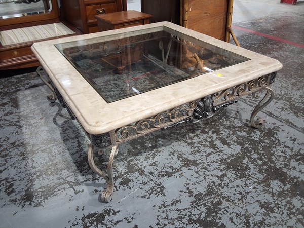 Lot 303 - COFFEE TABLE