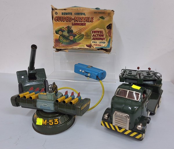 Lot 1098 - TIN TOY ROCKET LAUNCHERS