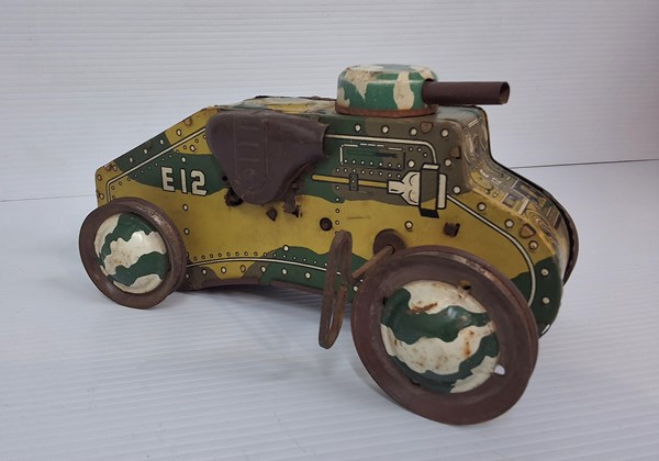 Lot 1177 - TIN TOY