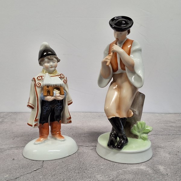 Lot 1269 - HUNGARIAN FIGURES