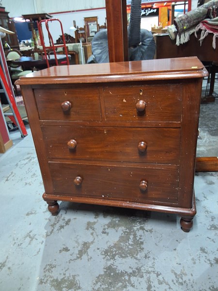 Lot 327 - CHEST OF DRAWERS