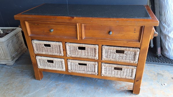 Lot 62 - KITCHEN ISLAND BENCH